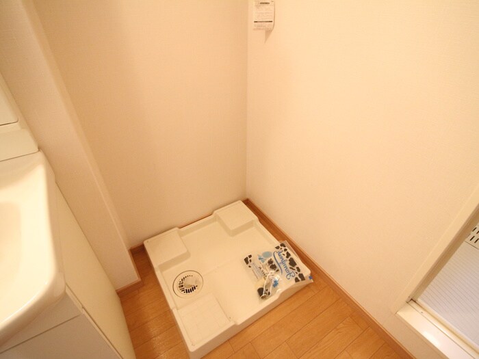 物件内観写真15　(洗濯機置場)