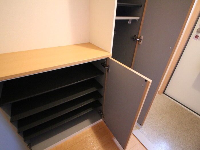 物件内観写真18　(靴箱)