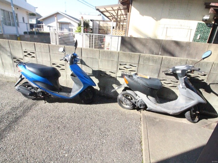 物件外観写真6　(駐輪場)