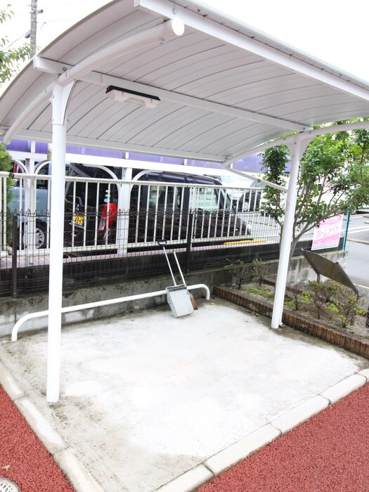 物件外観写真3　(駐輪場)