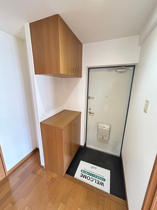 物件内観写真13　(玄関)