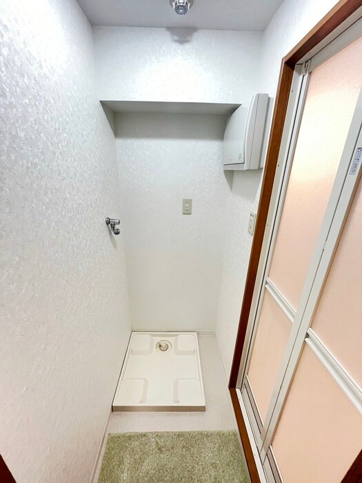 物件内観写真16　(洗濯機置場)