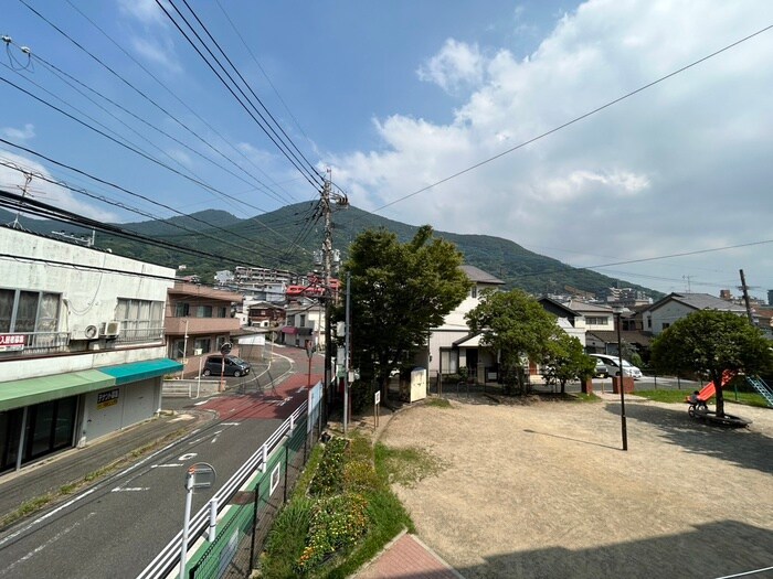 物件内観写真17　(室内からの展望)