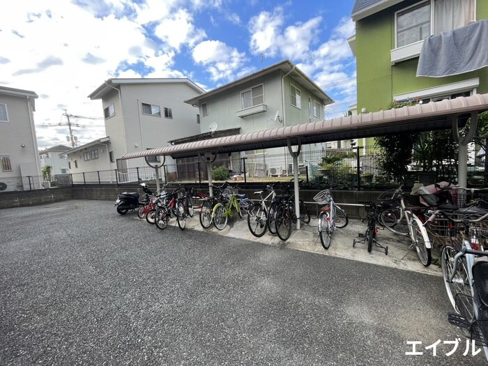 物件外観写真3　(駐輪場)