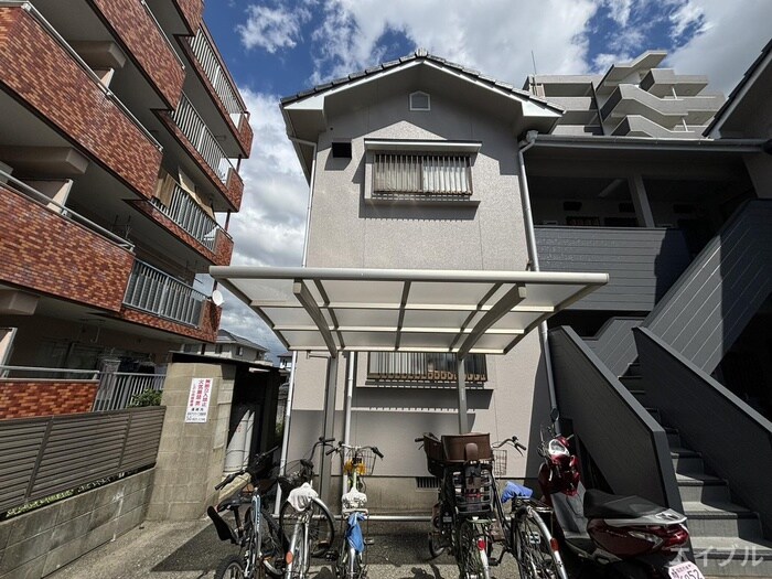 物件外観写真5　(駐輪場)