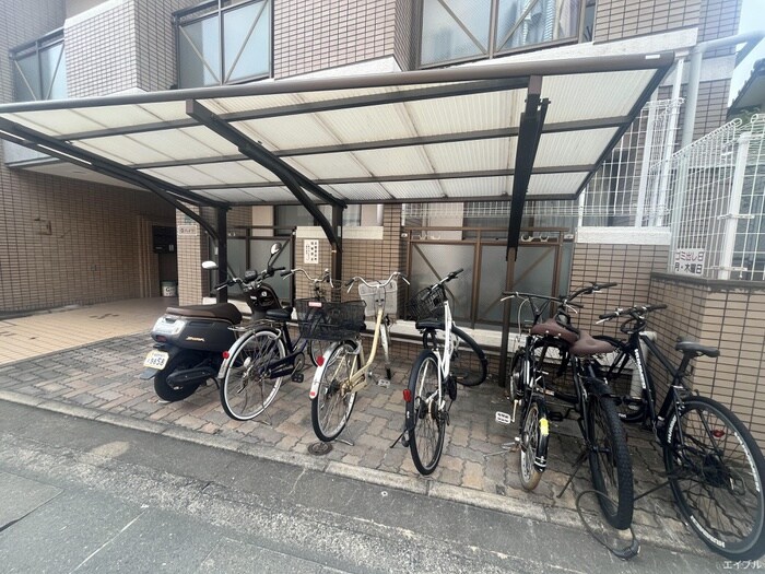 物件外観写真6　(駐輪場)