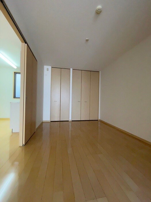 物件内観写真2　(居室)