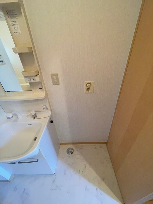 物件内観写真7　(洗濯機置場)