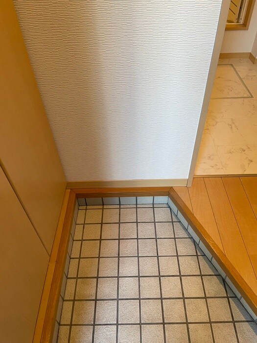 物件内観写真10　(玄関)