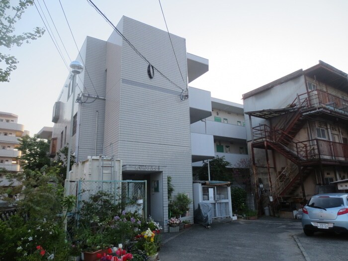 物件外観写真5　(駐車場)