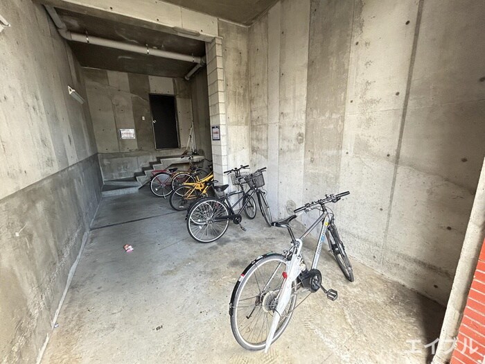 物件外観写真6　(駐輪場)