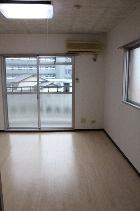 物件内観写真13　(居室)