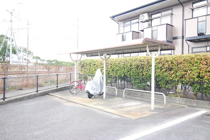 物件外観写真5　(駐輪場)