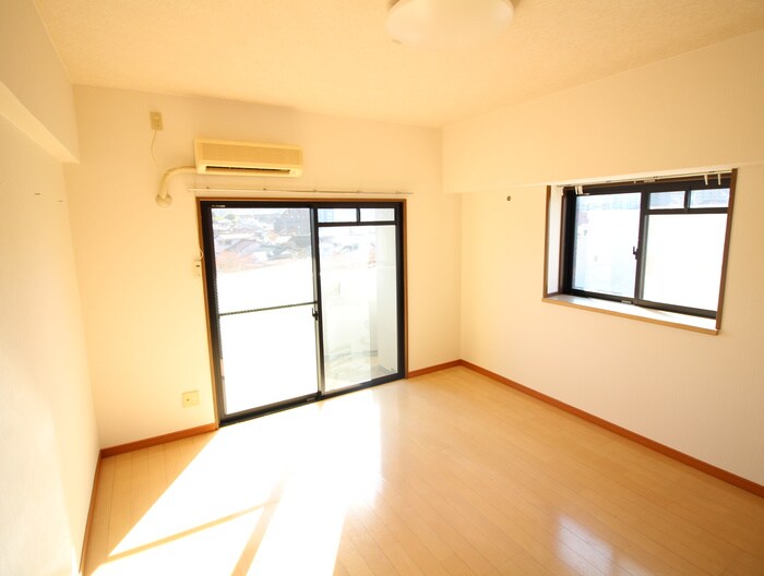 物件内観写真9　(居室)