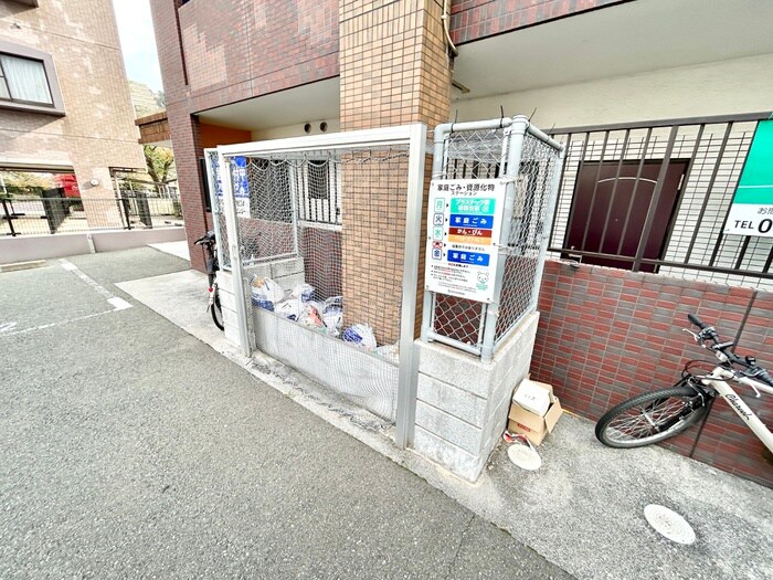 物件外観写真4　(建物設備)