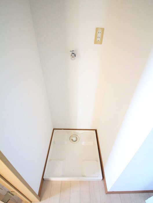 物件内観写真13　(洗濯機置場)