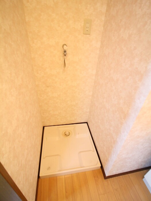 物件内観写真13　(洗濯機置場)