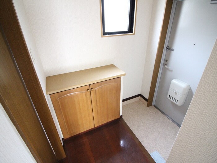 物件内観写真14　(玄関)