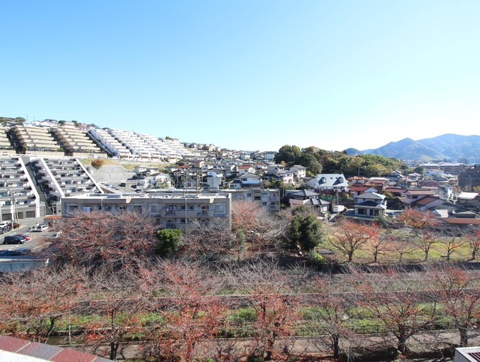 物件内観写真16　(室内からの展望)