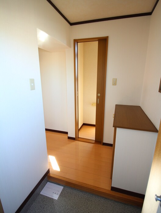 物件内観写真17　(玄関)
