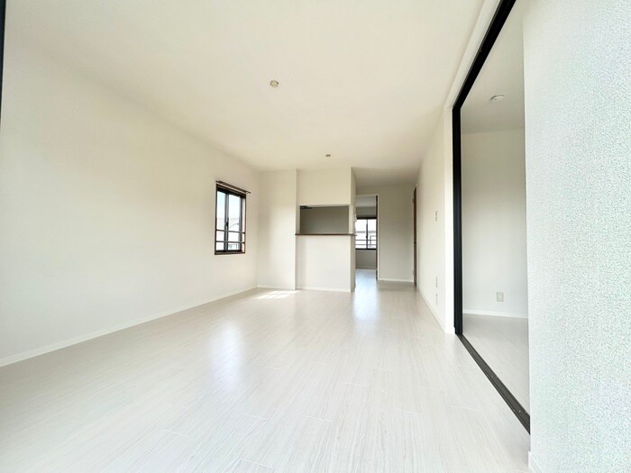 物件内観写真2　(居室)