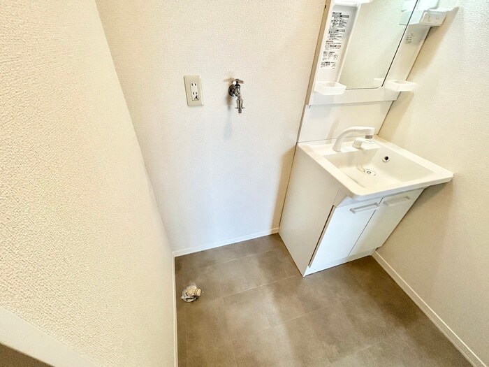 物件内観写真16　(洗濯機置場)