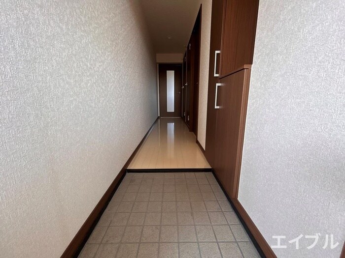 物件内観写真7　(玄関)