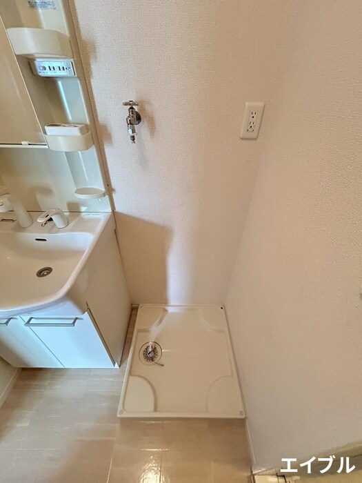 物件内観写真12　(洗濯機置場)