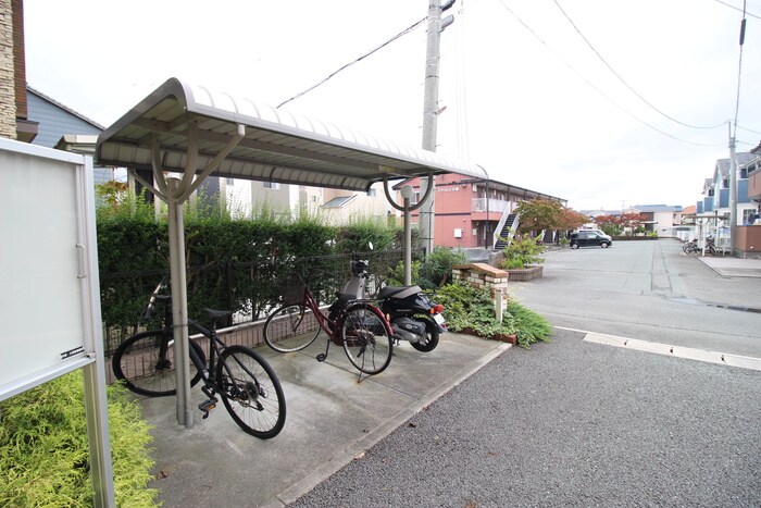 物件外観写真5　(駐輪場)
