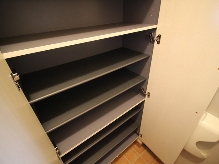 物件内観写真13　(靴箱)