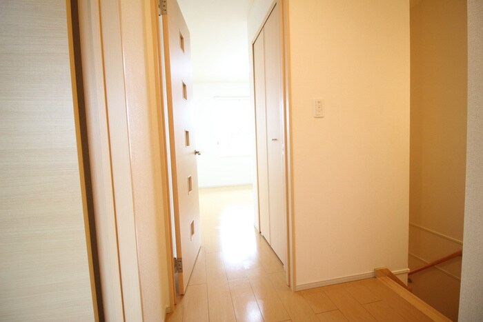 物件内観写真16　(廊下)