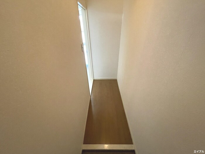 物件内観写真12　(玄関)