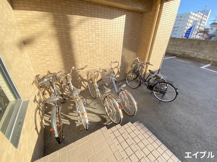 物件外観写真5　(駐輪場)