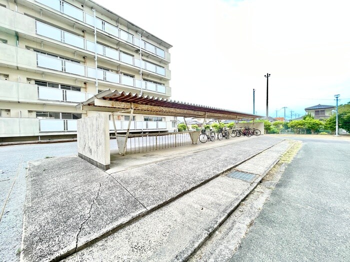 物件外観写真3　(駐輪場)