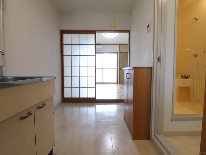 物件内観写真16　(廊下)