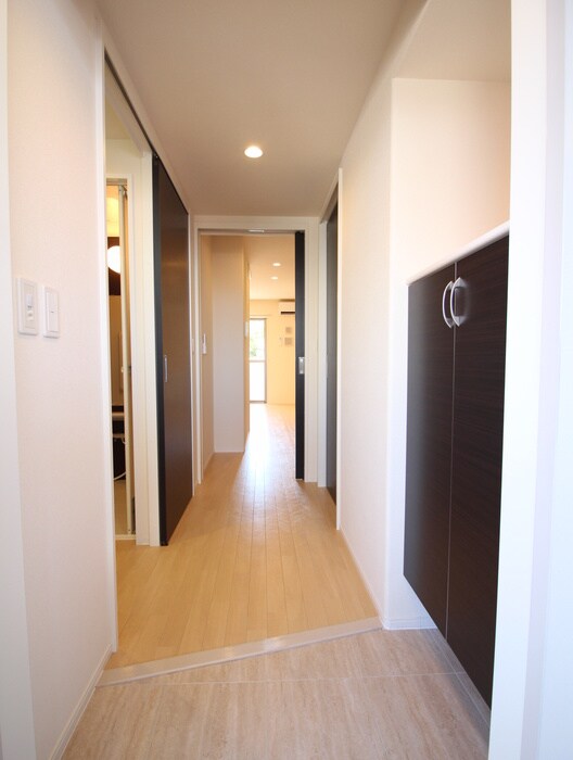 物件内観写真7　(玄関)