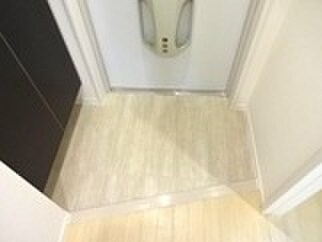 物件内観写真11　(玄関)