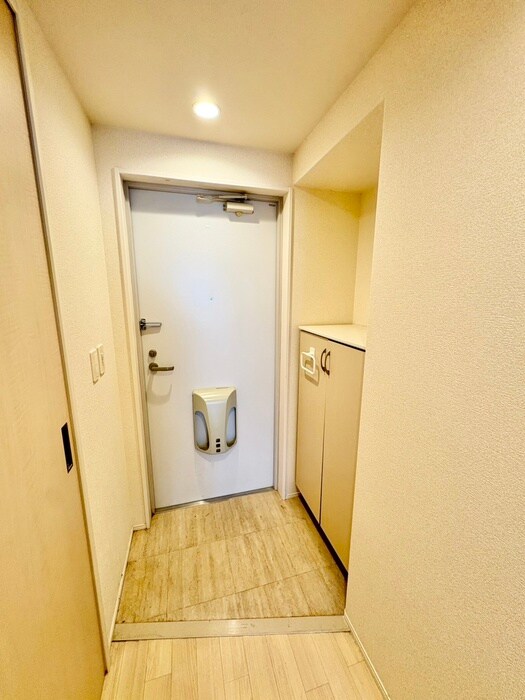 物件内観写真16　(玄関)