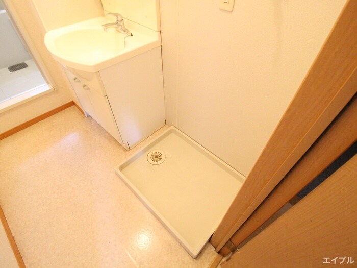 物件内観写真9　(洗濯機置場)