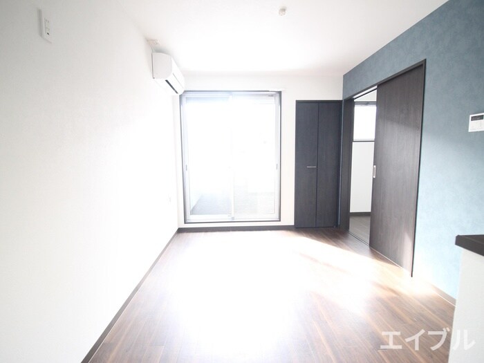 物件内観写真11　(室内からの展望)