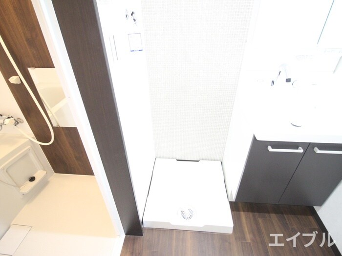 物件内観写真14　(洗濯機置場)