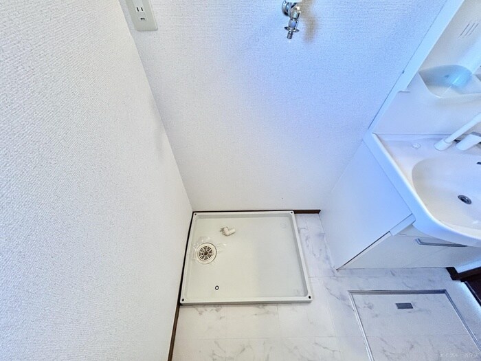 物件内観写真11　(洗濯機置場)