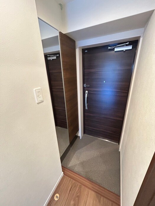 物件内観写真10　(玄関)