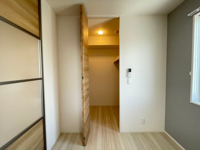 物件内観写真10　(収納)