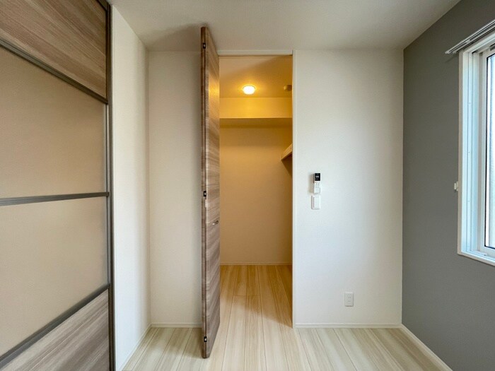 物件内観写真11　(収納)