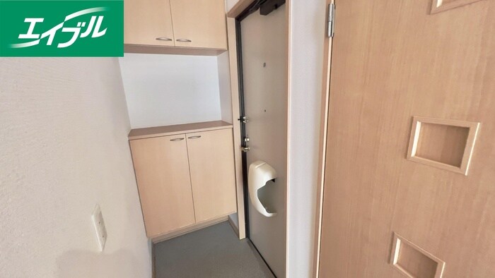 物件内観写真13　(玄関)