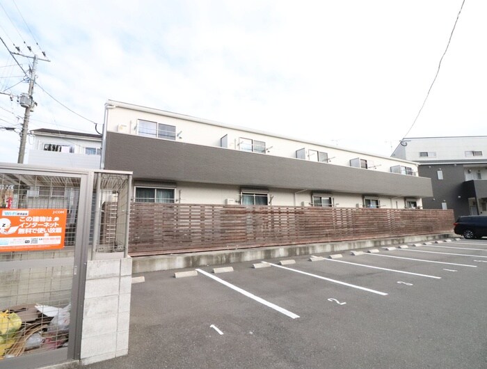 物件外観写真3　(駐車場)