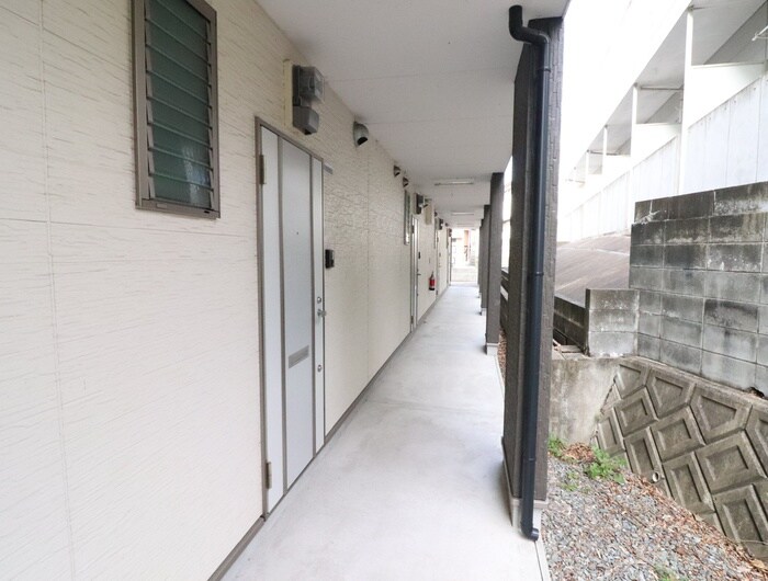 物件外観写真5　(エントランス部分)