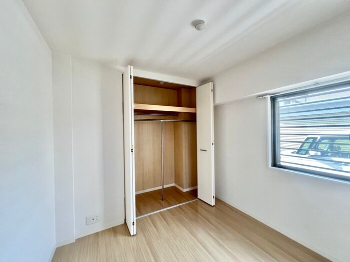 物件内観写真12　(収納)