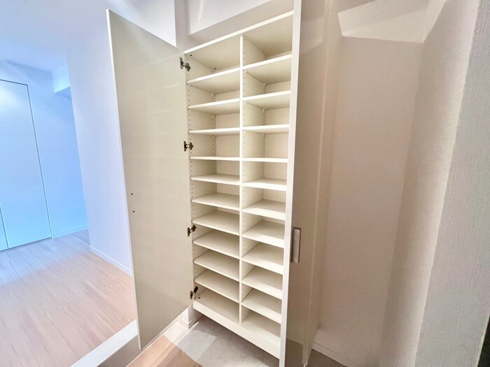 物件内観写真16　(靴箱)